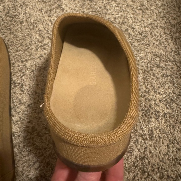 Like NEW! Rothy’s tan clogs, size 11 - Picture 3 of 4